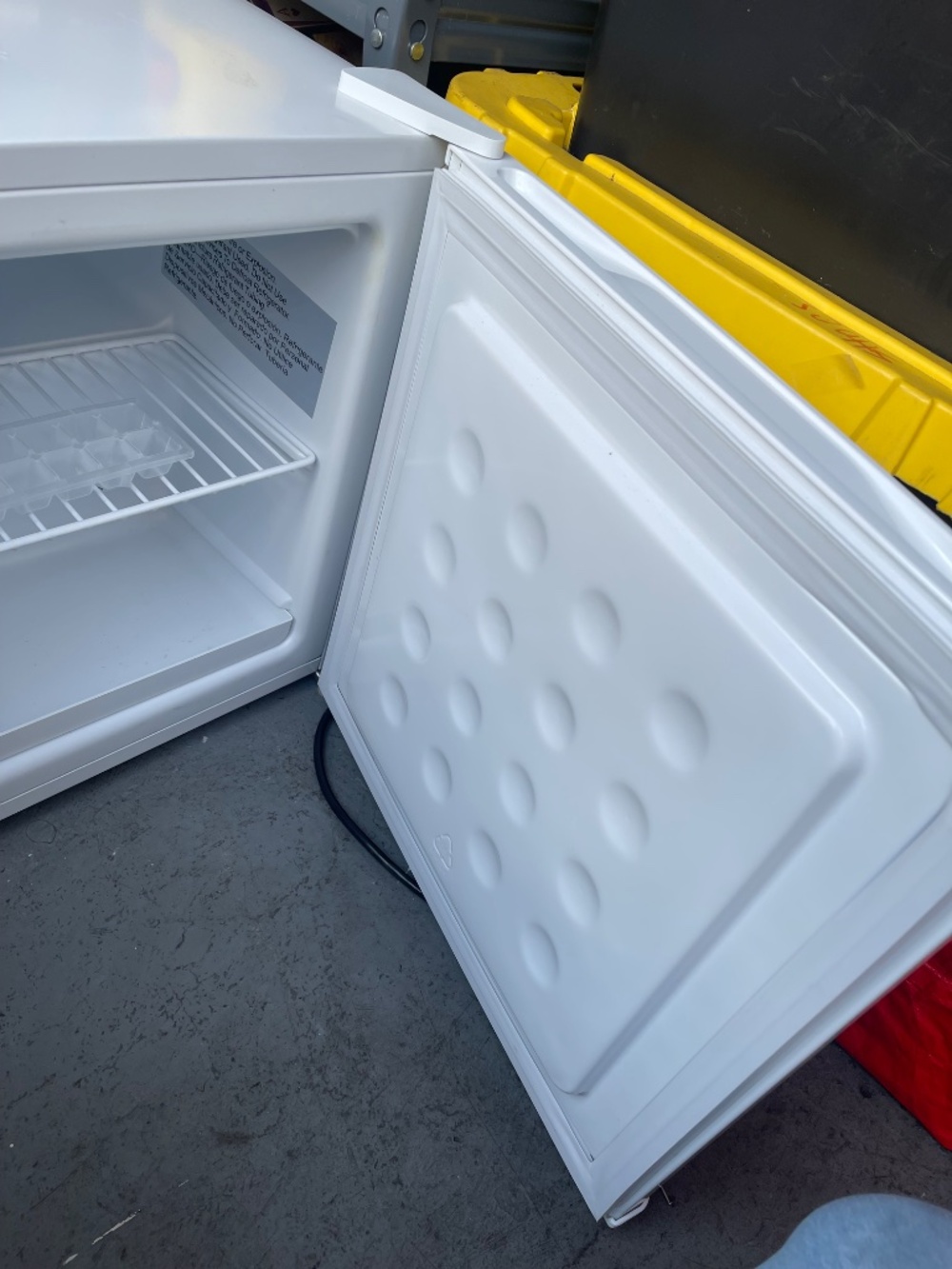 White Compact Mini Freezer - Picture 9 of 11